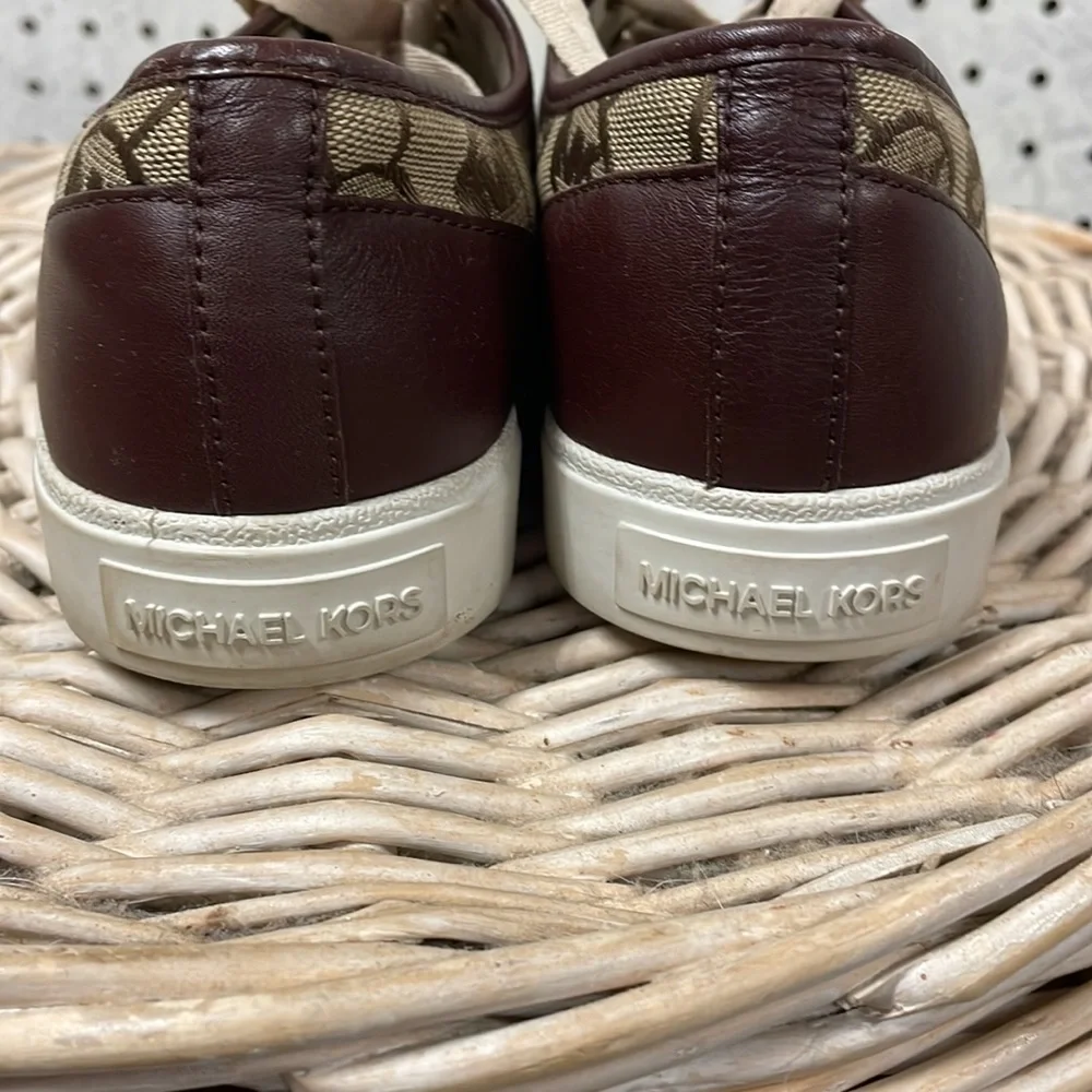 Michael Kors SALE! - Picture 5 of 12